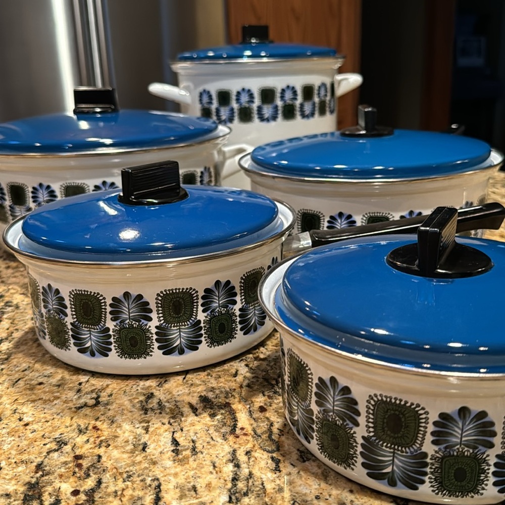 Australia Email 10 piece vintage ceramic cookware
